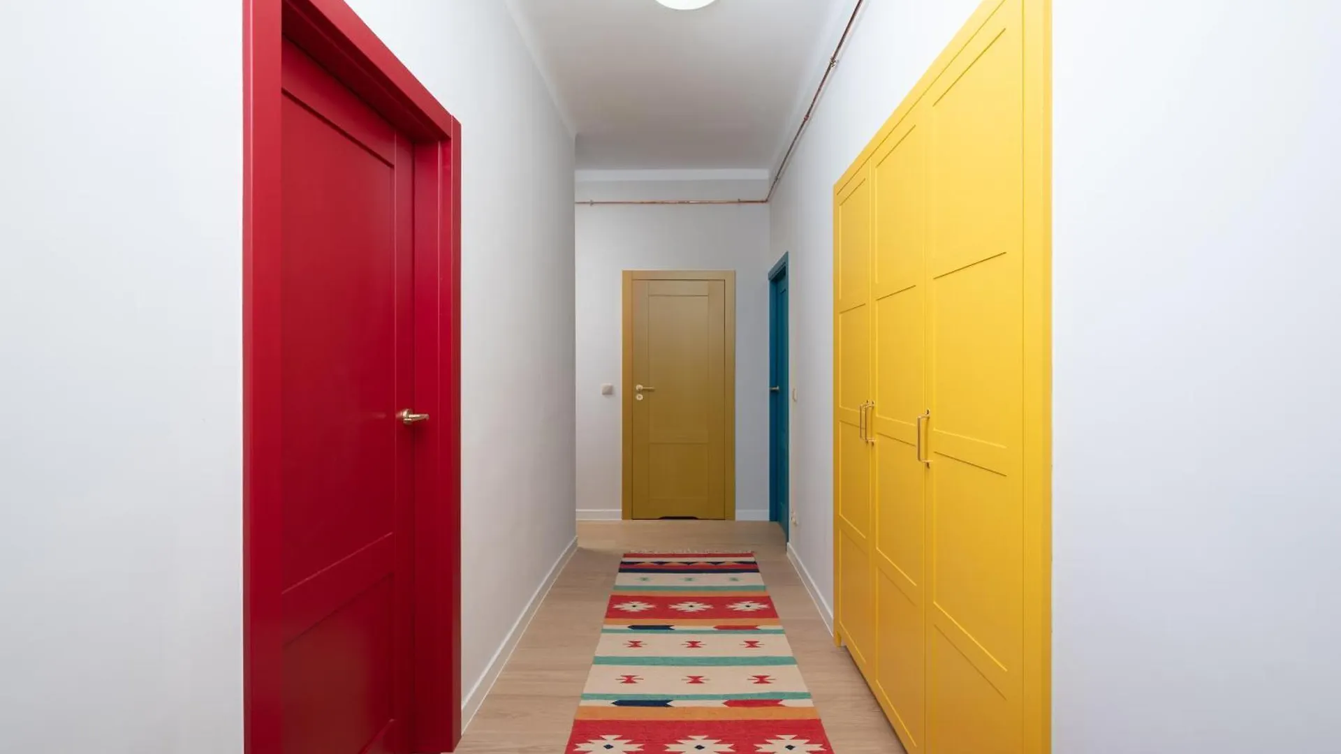 Metro Mlynow Colourful Apartment Warsaw