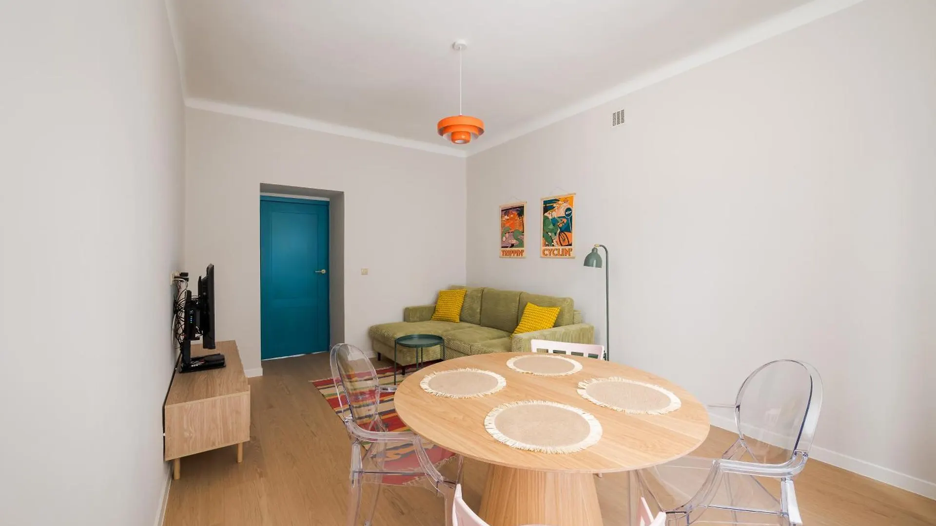 Metro Mlynow Colourful Apartment Warsaw