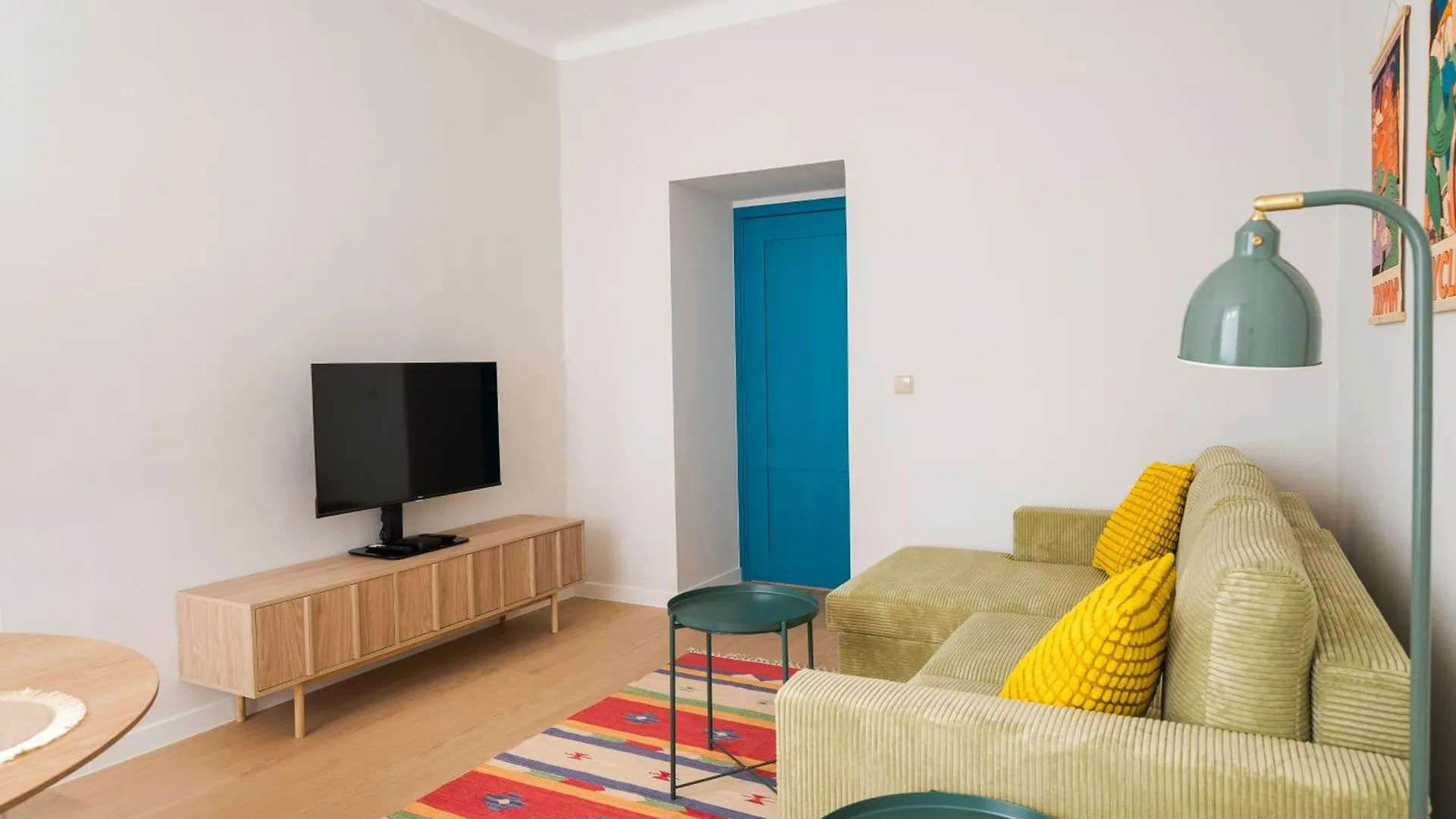Metro Mlynow Colourful Apartment Warsaw